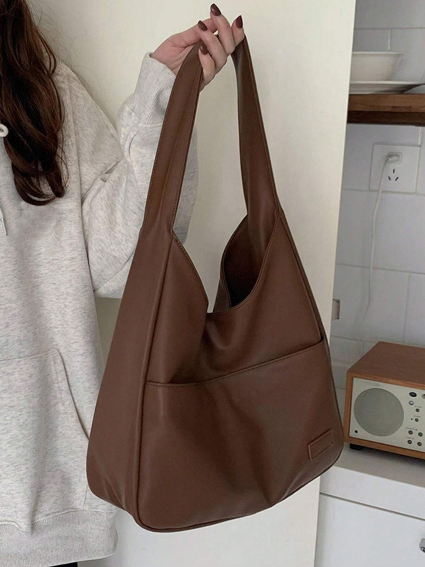 Helena | Structured and Elegant Shoulder Bag