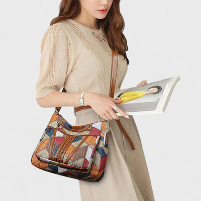 Soraya – Elegance and practicality in a single accessory