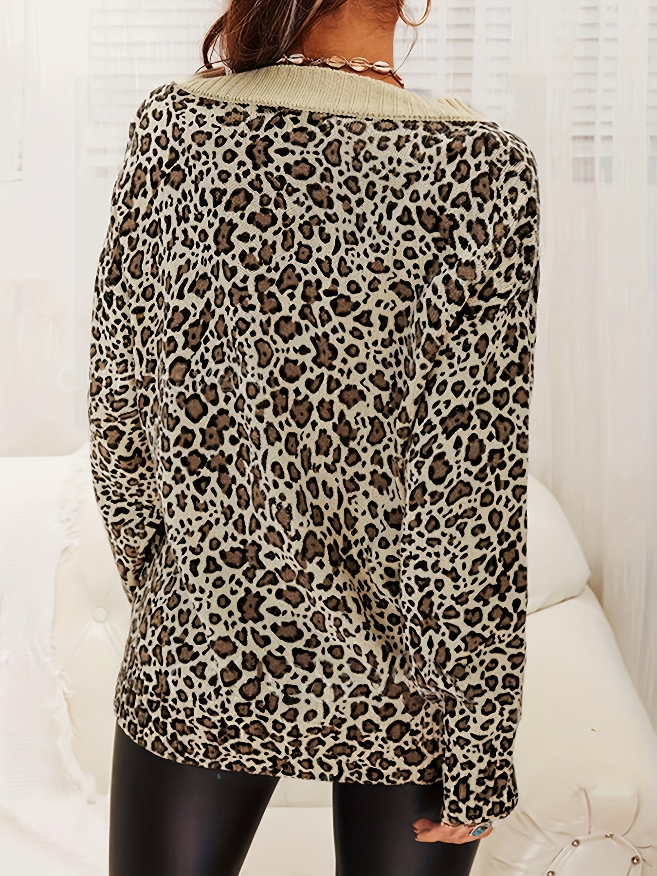 Sienna - V-Neck Leopard Print Sweater