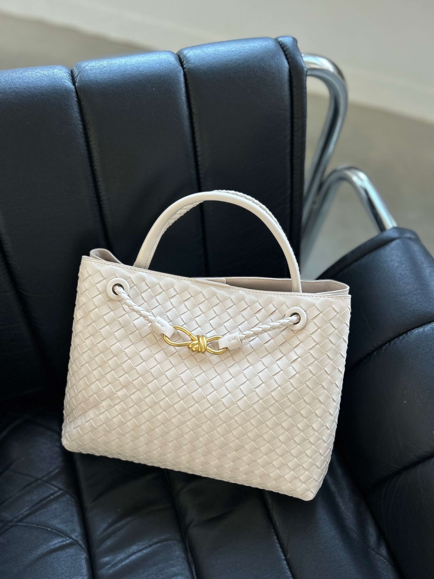 Vivienne | Woven Oversized Classic Bag