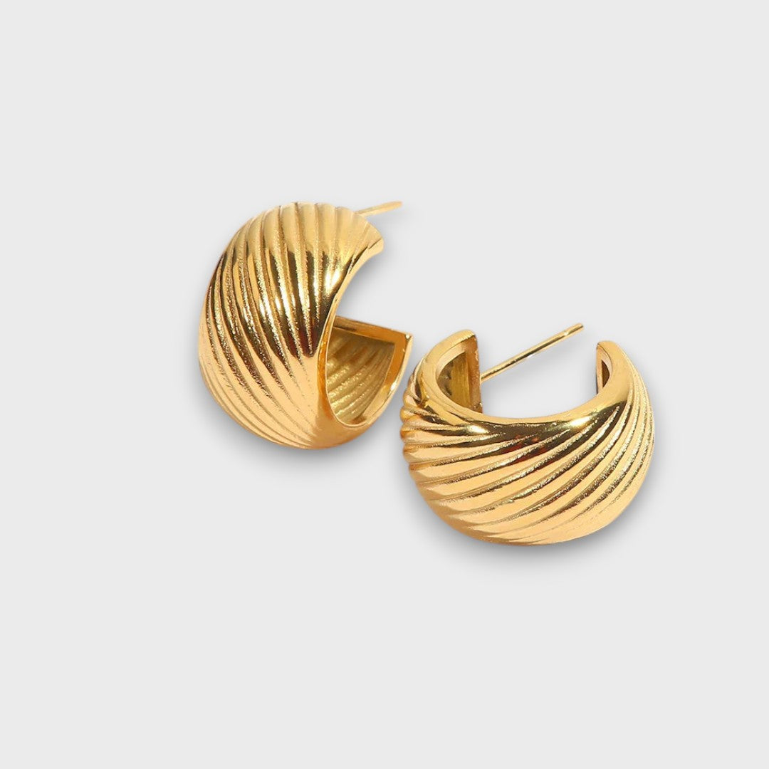 Emy – Vintage-inspired hoop earrings with a touch of luxury