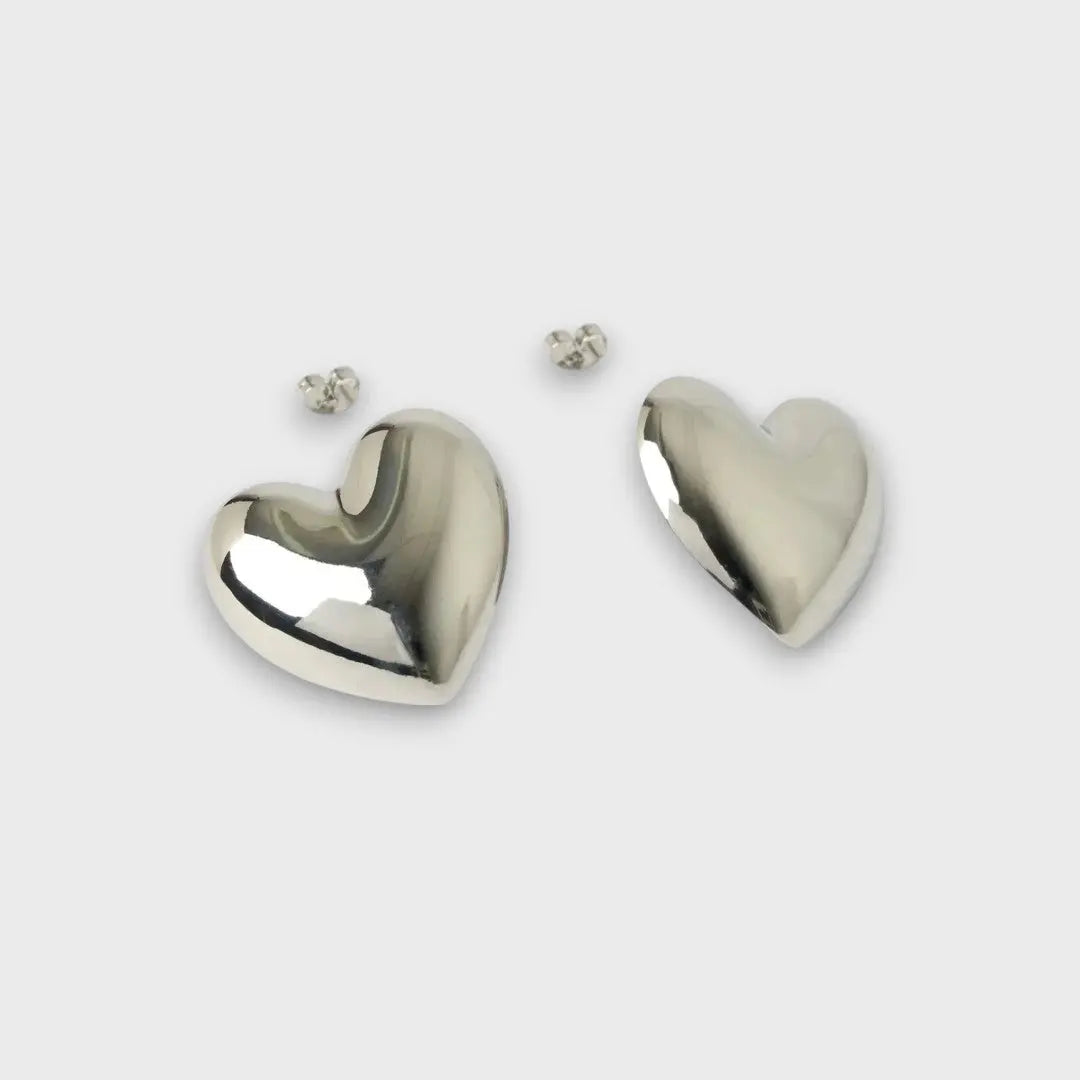 Harpy – Heart-Shaped Earrings