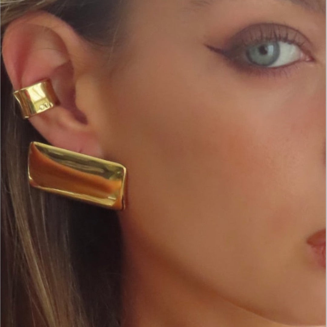Jona – Geometric Earrings with Impactful Style