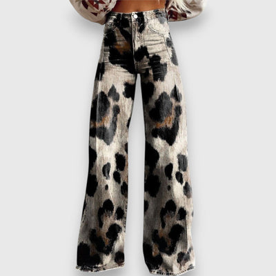 Tavira – Statement jeans with a wild pattern