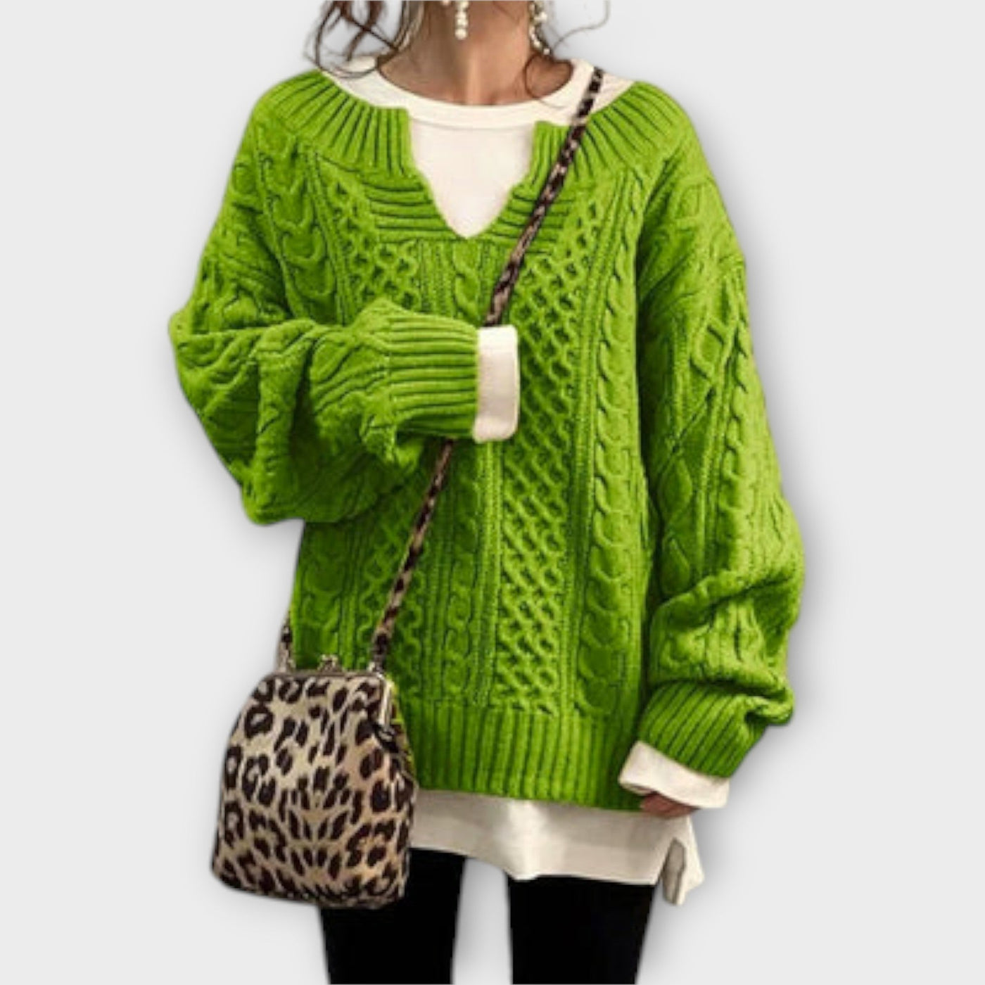 Lili - Oversized Cable Knit Sweater