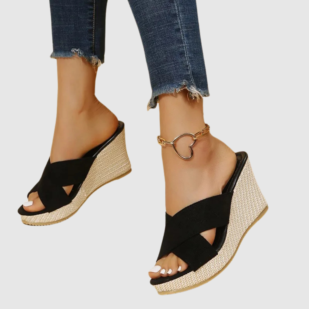 Nives - Elegant wedge sandals