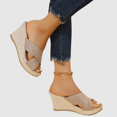 Nives - Elegant wedge sandals
