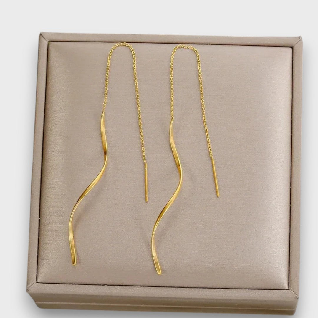 Elwira – Long Wave-Shaped Earrings