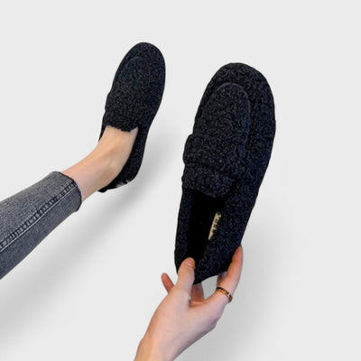 Solenne - Warm footwear with elegant design