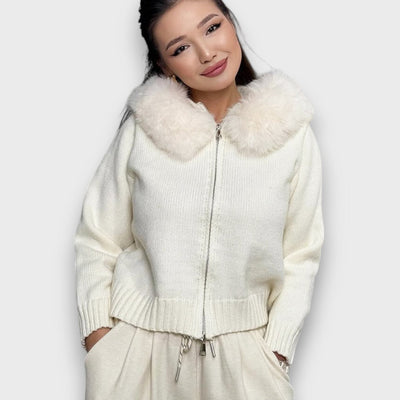 Alisanne – Zip-up Knit Jacket with Faux Fur Collar