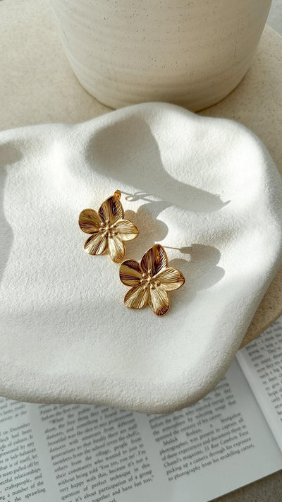 Lexi | Gold-Plated Flower Earrings