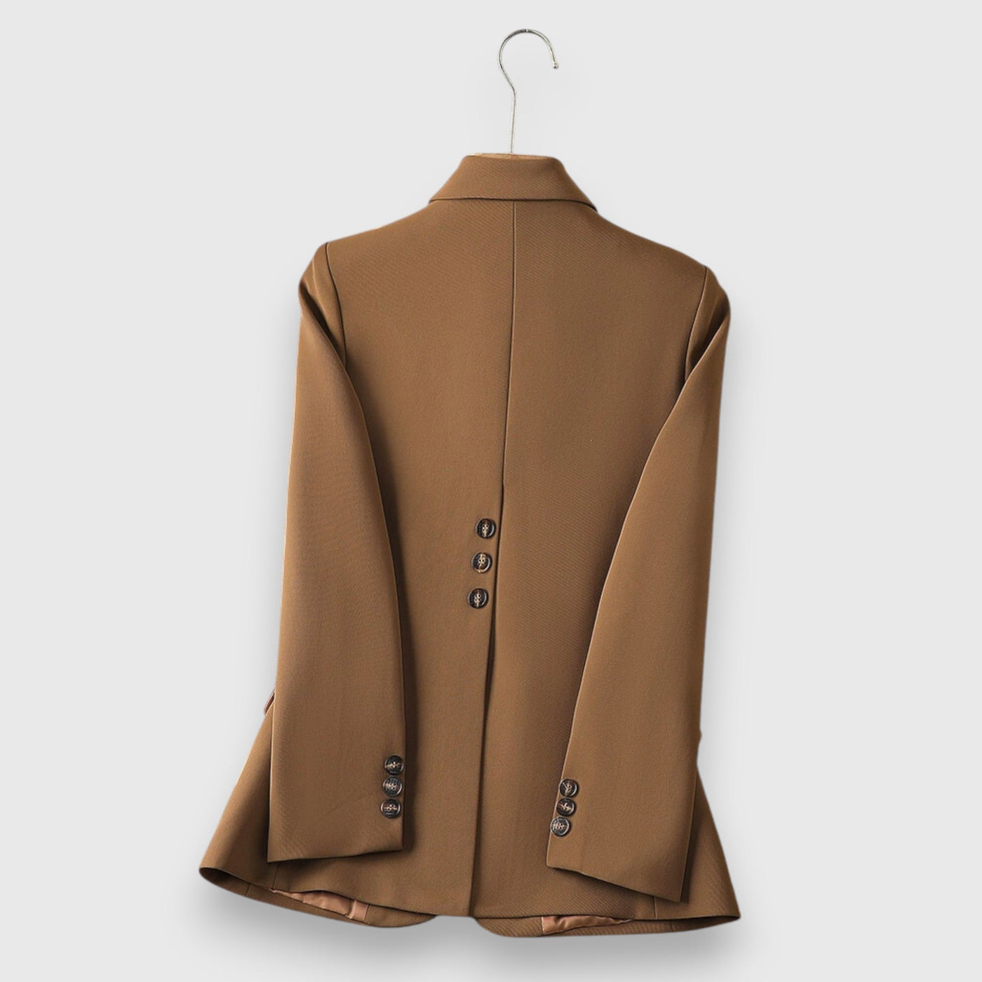 Wandara – Blazer with Single Button Closure