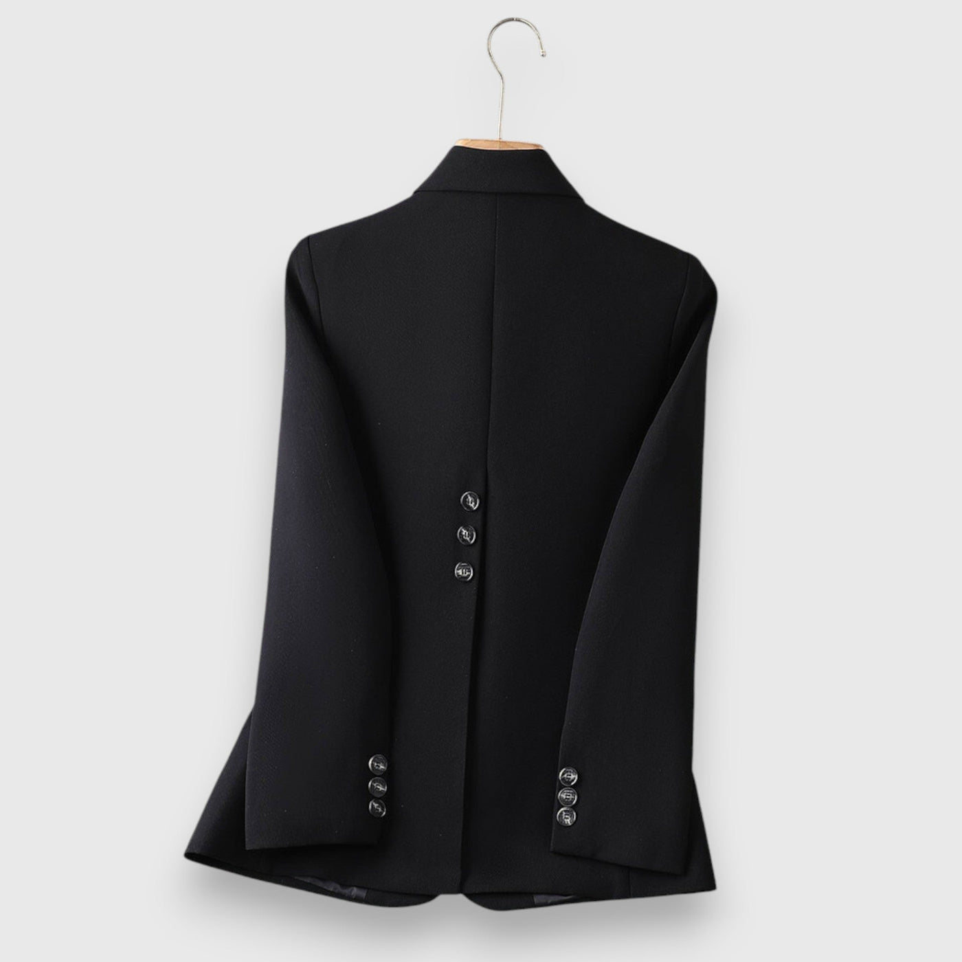 Wandara – Blazer with Single Button Closure