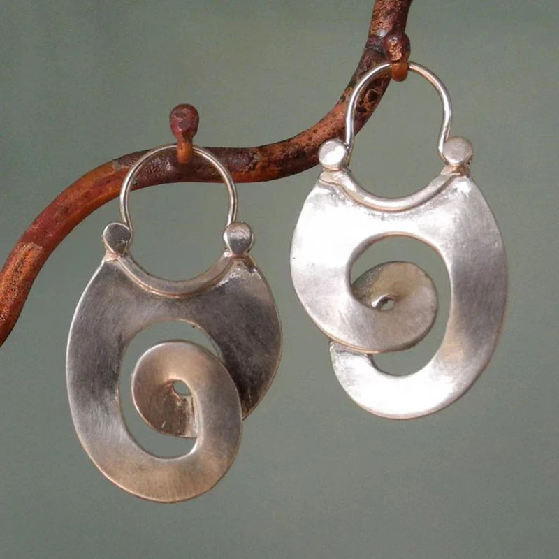 Unique Shaped Vintage Earrings – Silver Reflection with Character