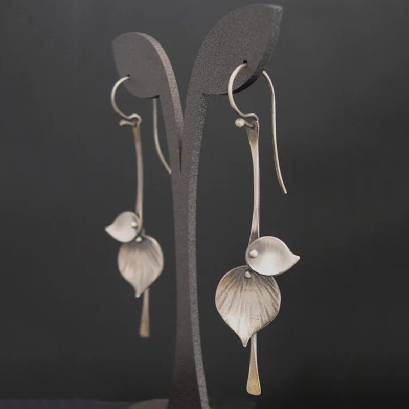 Lupera – Vintage Leaf-Shaped Earrings