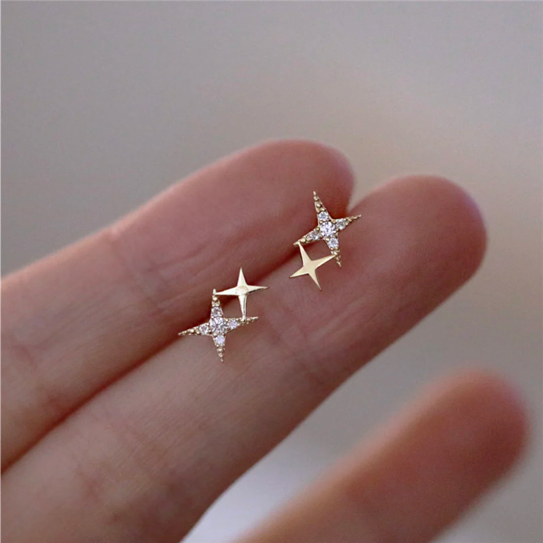 Estina – Sparkling star-shaped earrings with a delicate design