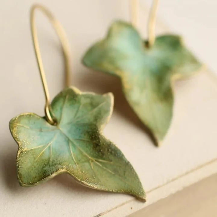 Wisa – Vintage Leaf-Shaped Earrings
