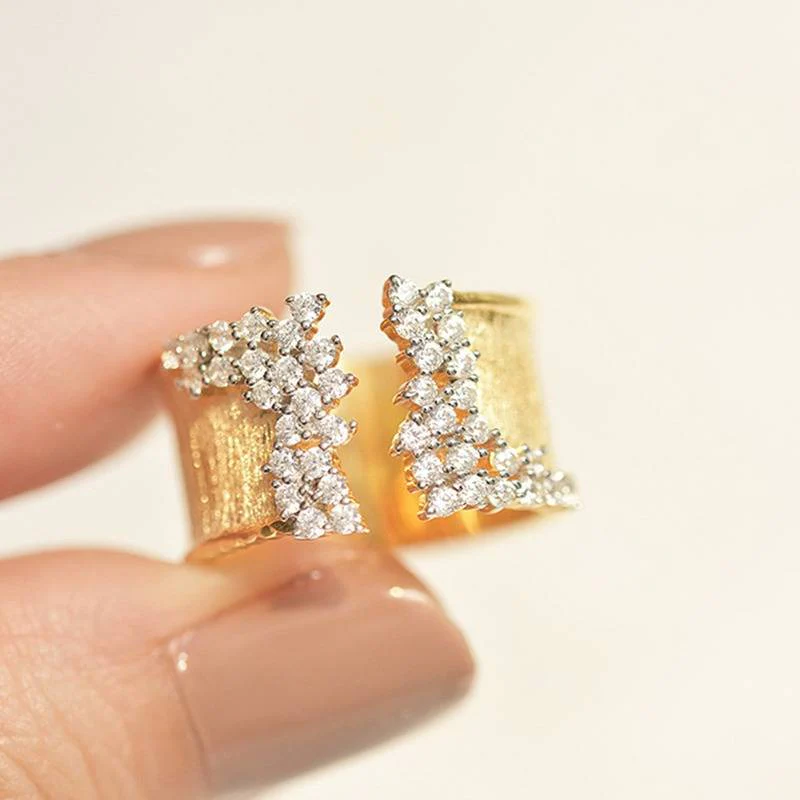 Vintage Open Ring in Gold with Diamonds