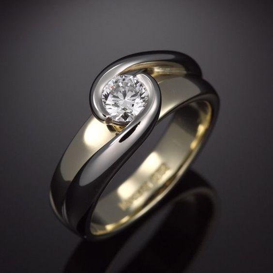 Vintage woven ring in gold and silver with zirconia